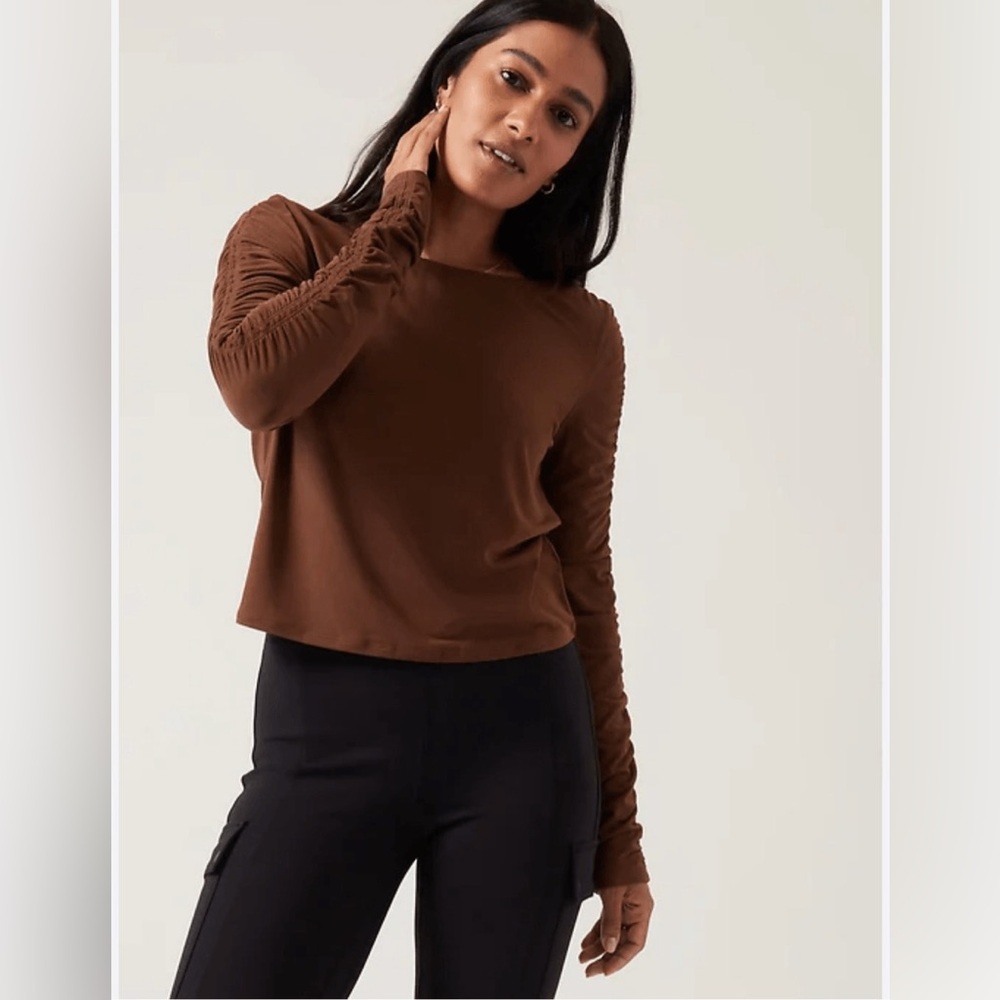 Athleta All Around Ruched Sleeve Top (Size L, New Without Tags)